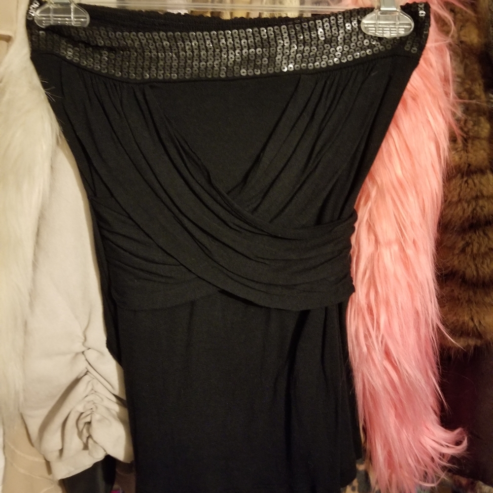 Sexy black strapless sequin top